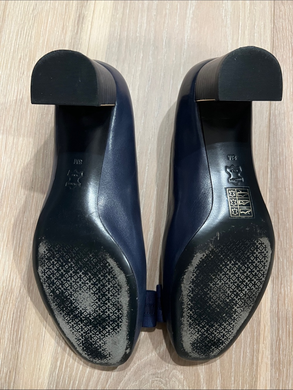 Tory Burch Navy Leather Ballet Flats with Gold Emblem - Picture 4 of 5